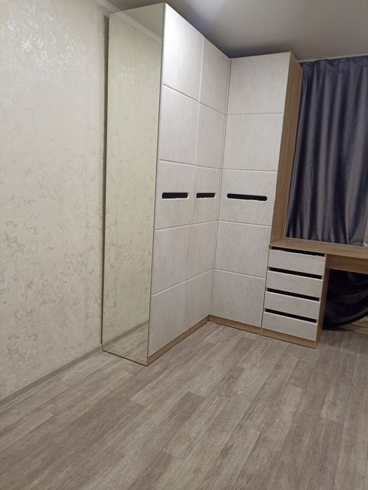 Продам 2 х комнатную квартиру в 4 мкрн.
