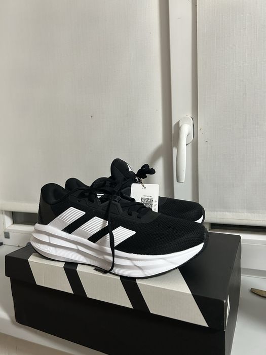 Продам Адидас Galaxy размер 42