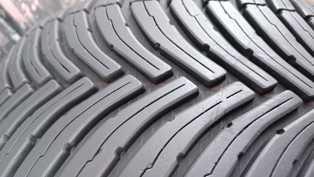 225/55/16 Bridgestone Дот 1924