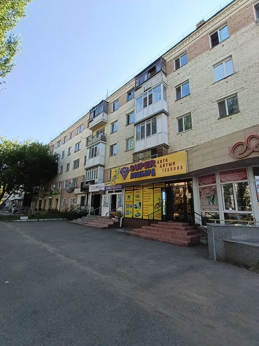 Продаётся 2 ком кв Назарбаева 64
