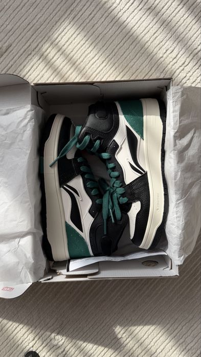 Кеды от бренда Lining