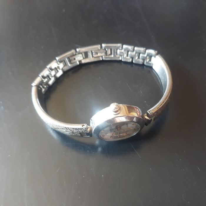 Часы наручные...