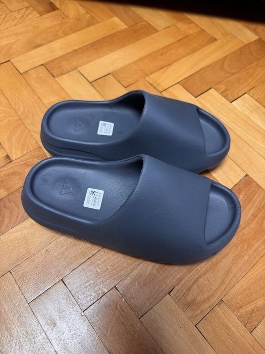 Adidas yeezy slides 39 номер