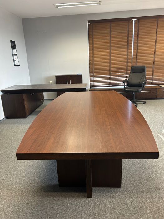 Офис обзавеждане