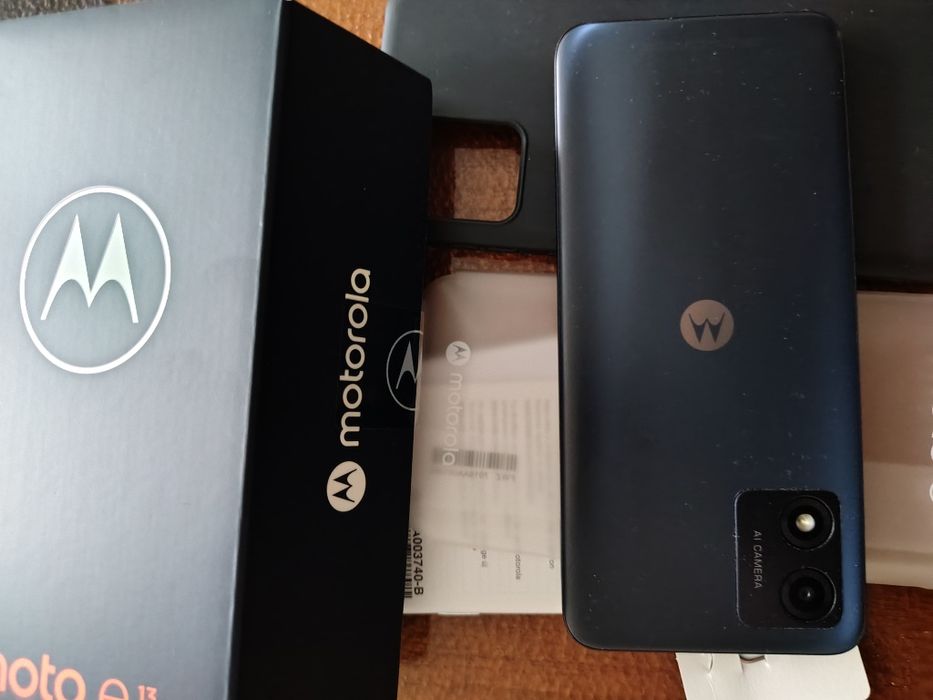 Смартфон Motorola Moto E13.- като НОВ