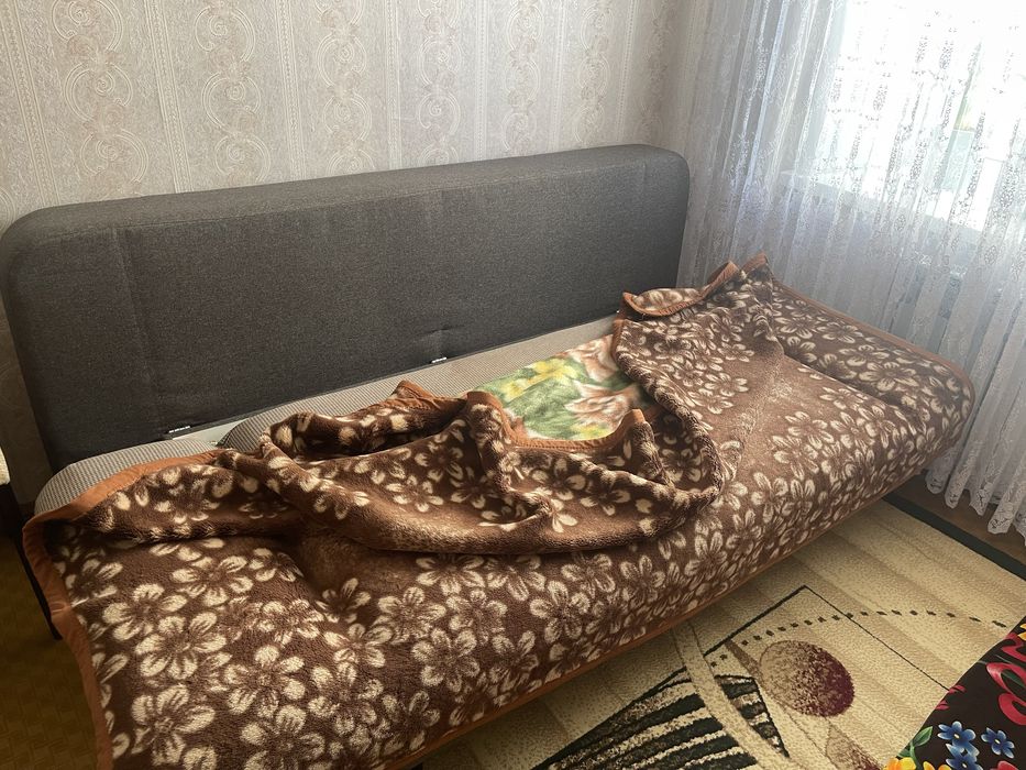 Диван продам