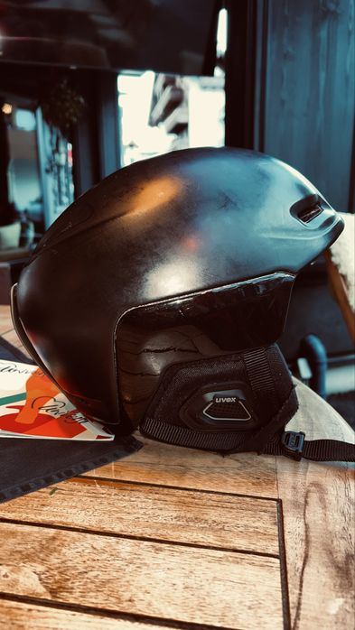 Ски каска Uvex jimm octo+.