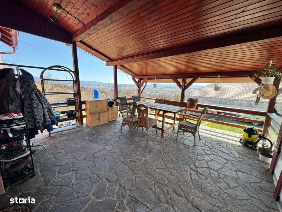 Casa de vanzare, 134 mp, teren 1300 mp, zona Vest