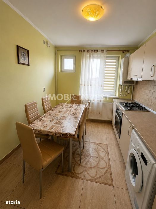 Apartament cu 3 camere, Cetate-Bulevard, etajul 2, balcon