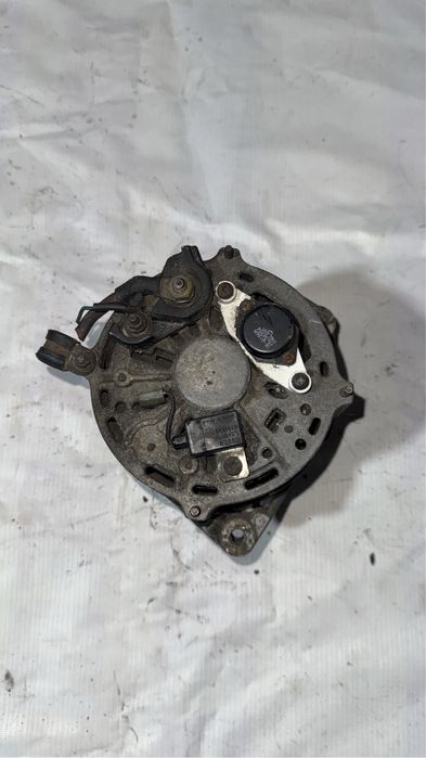 Привозной генератор Volkswagen Passat B3.