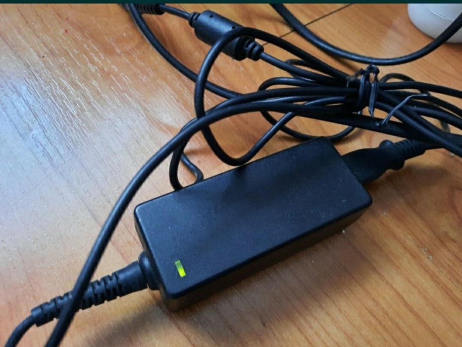 Incarcator alimentator laptop