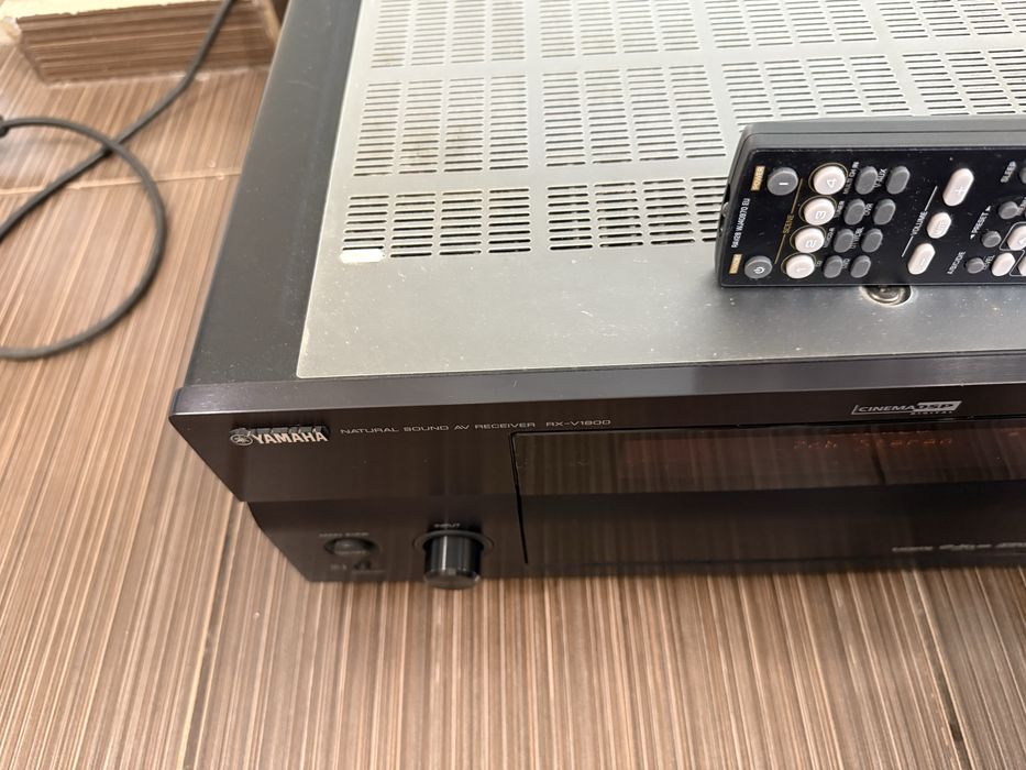 Yamaha RX-V1800 Качествен ресивър