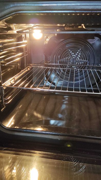 Фурна за вграждане с пиролиза  Gorenje BOP737E20XG – перфектно състояние, гаранция