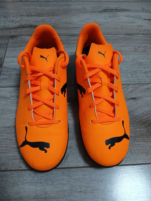 Футболни обувки, стоножки Puma, номер 37,5