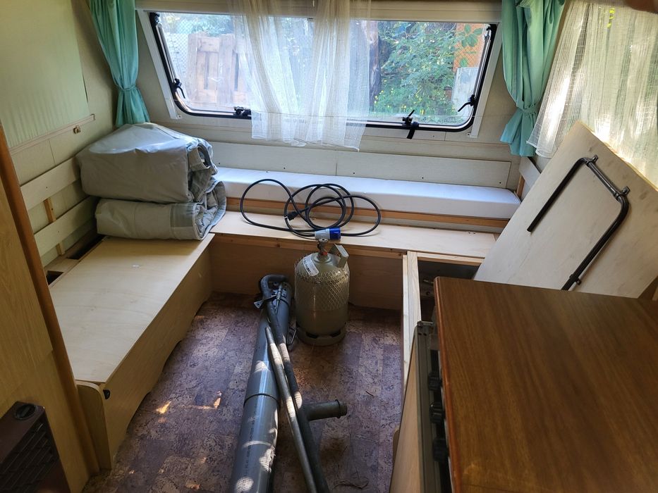 Продавам каравана запазена