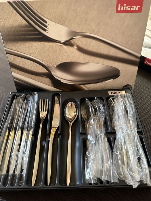 Продавам сервиз за хранене