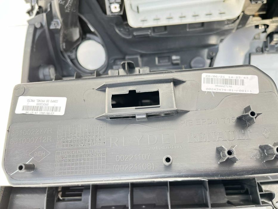 Plansa bord noua complet originala Renault Captur 1