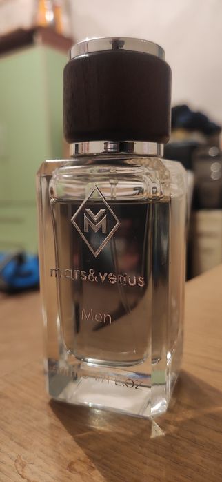 Продам парфюм мужской