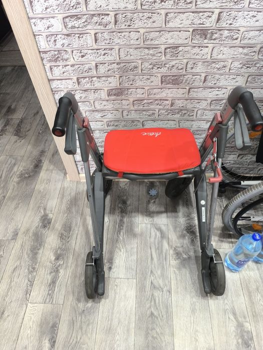 Инвалидная коляска