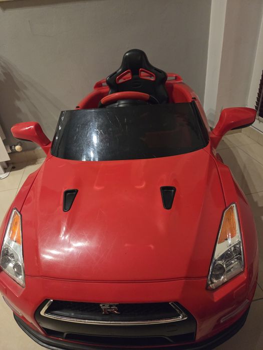 Акумулаторна кола Нисан GTR