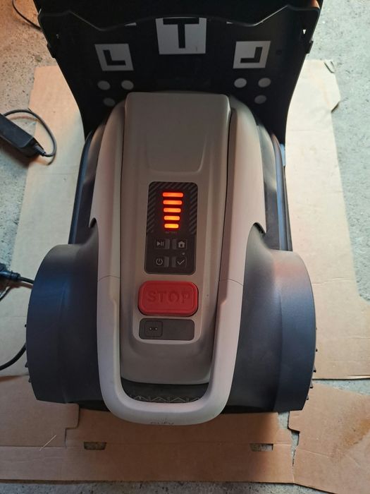Robot de tuns iarba
