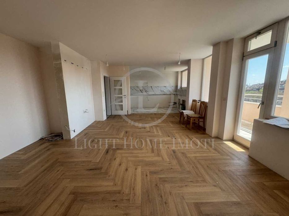 Продава се Тристаен апартамент в Пловдив, Център - 160 кв.м за 1675 €/кв.м - Снимка #2