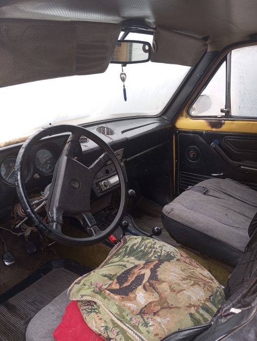 Продается машина Нива