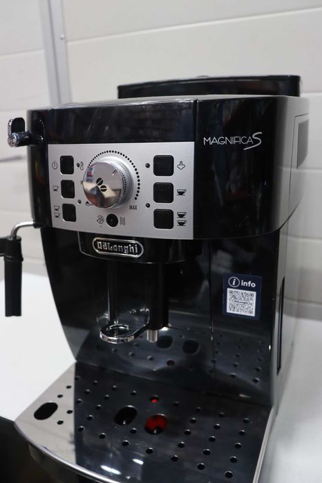 Кафеавтомат De'Longhi Magnifica S 1450W, 5вида напитки, 15бара