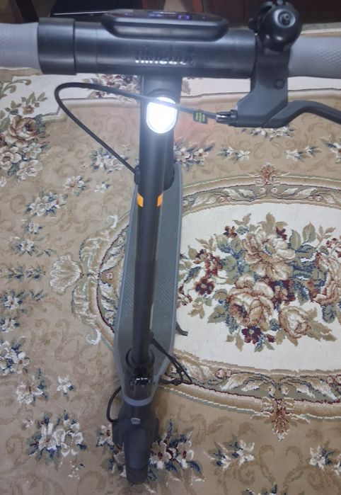 Trotineta Electrica Ninebot KickScooter E2 Plus powered by Segway, autonomie max 25km, motor 300W, viteza maxima 25 Km/h