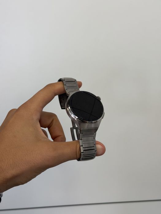 Перфектен Huawei Watch 4 PRO