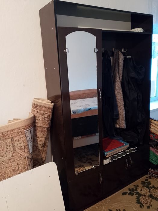 Щифоньер,прихожка