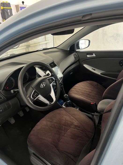 Hyundai solaris 2012