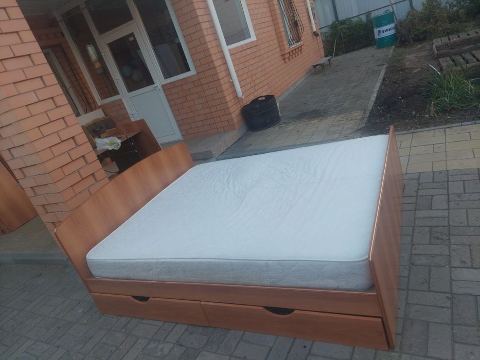 Продам двухспальная кровать