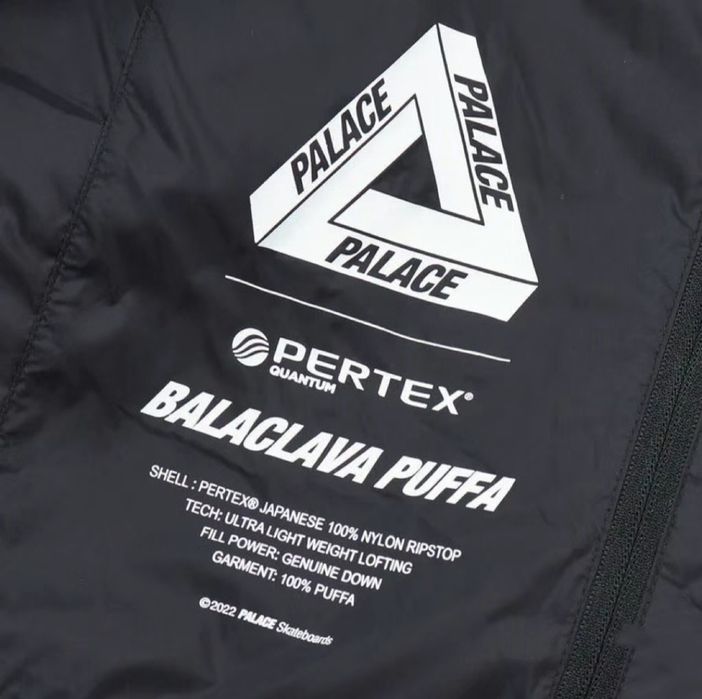 Пуховик от Palace