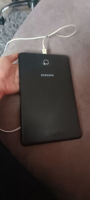 Vând tableta Samsung tab e funcțională