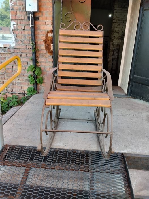 Кресло- качалки металлические