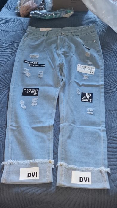 Продам женские джинсы. Укороченные