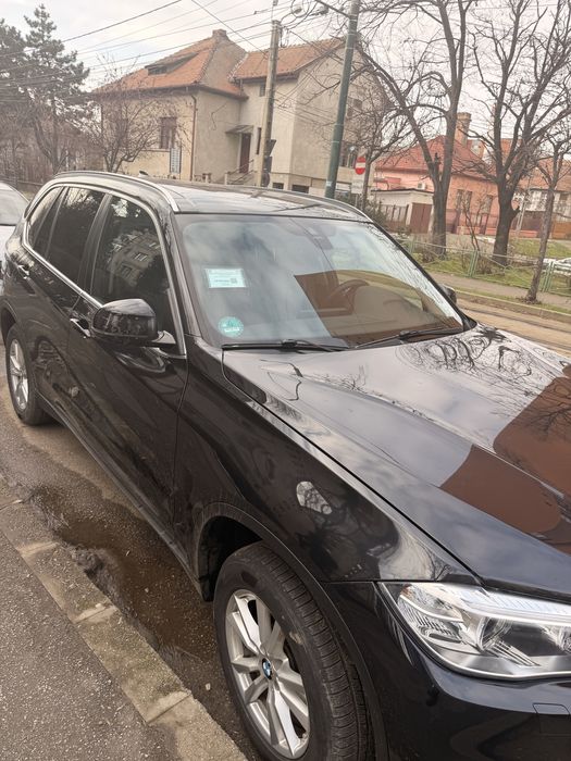 Vand BMW X 5 foarte bine intretinut