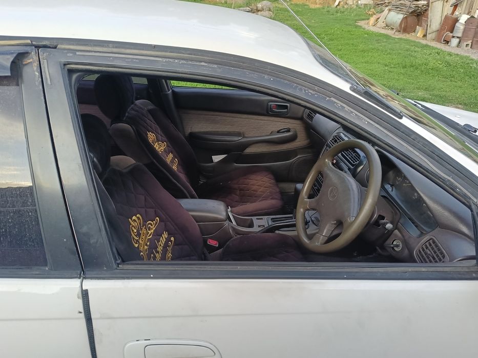 Тойота Карина 1995 года