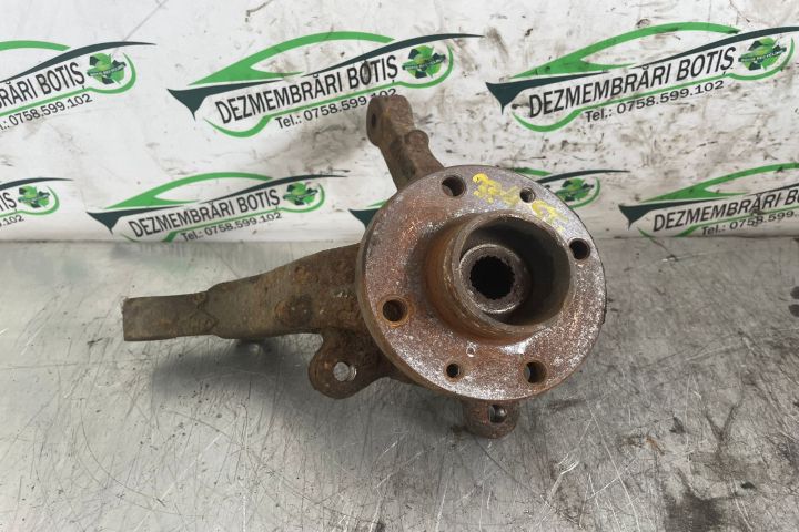 Fuzeta fata stanga Volkswagen VW Golf a 4-a generatie