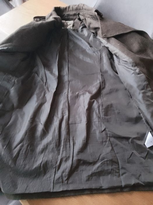 Вълнено маслено зелено палто размер 42, Л