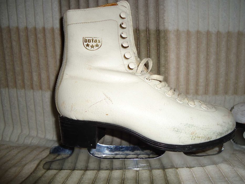 Продам .. коньки .