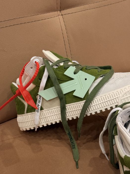 Чисто нови off white сникърси