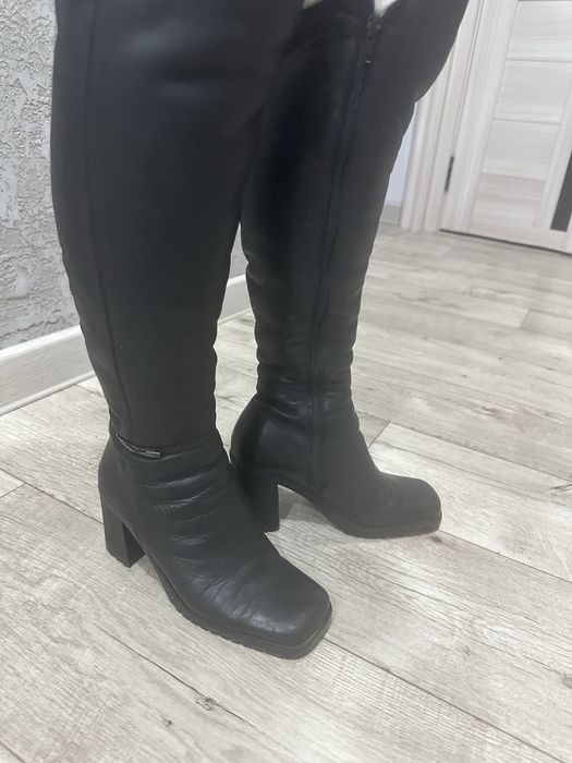 Продаю зимнии ботфорты