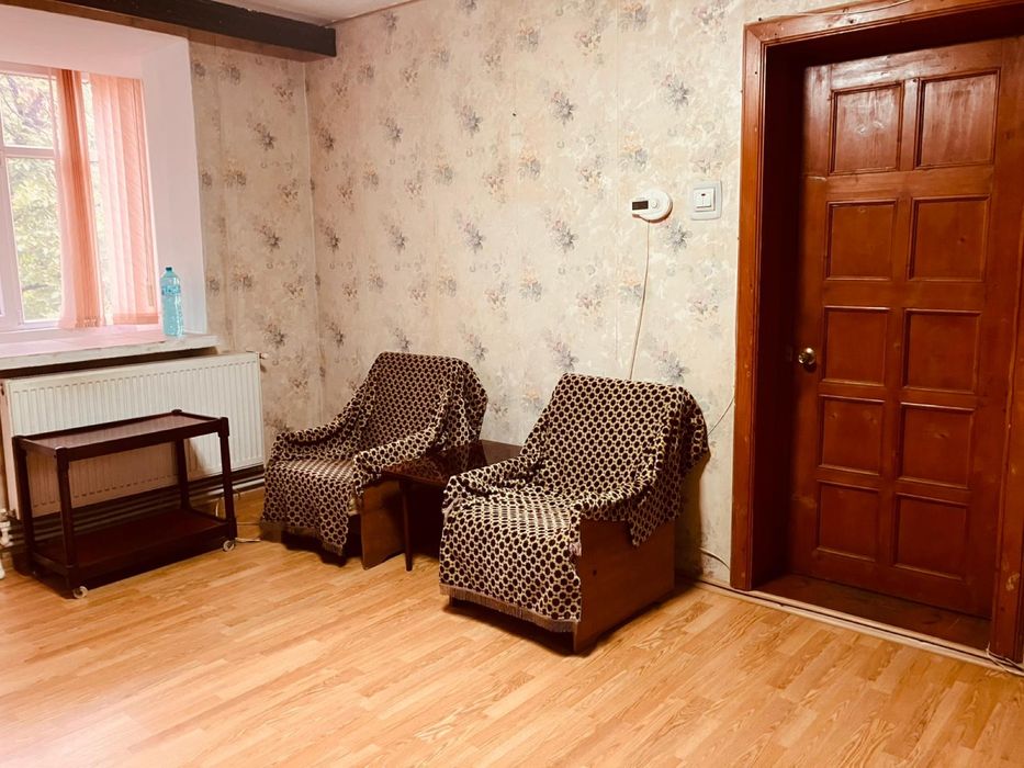 Vand apartament cu doua camere