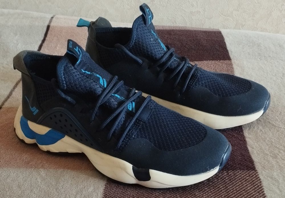 Кроссовки мужские