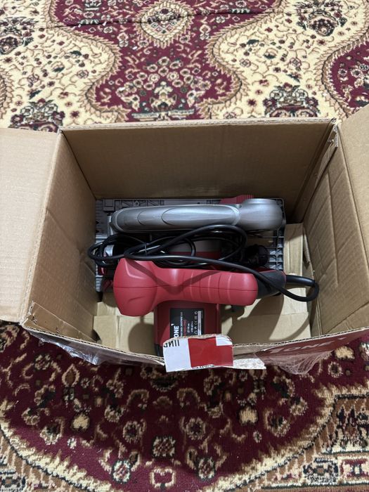 Циркулярная пила электрическая