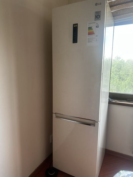 Продается холодильник LG срочно