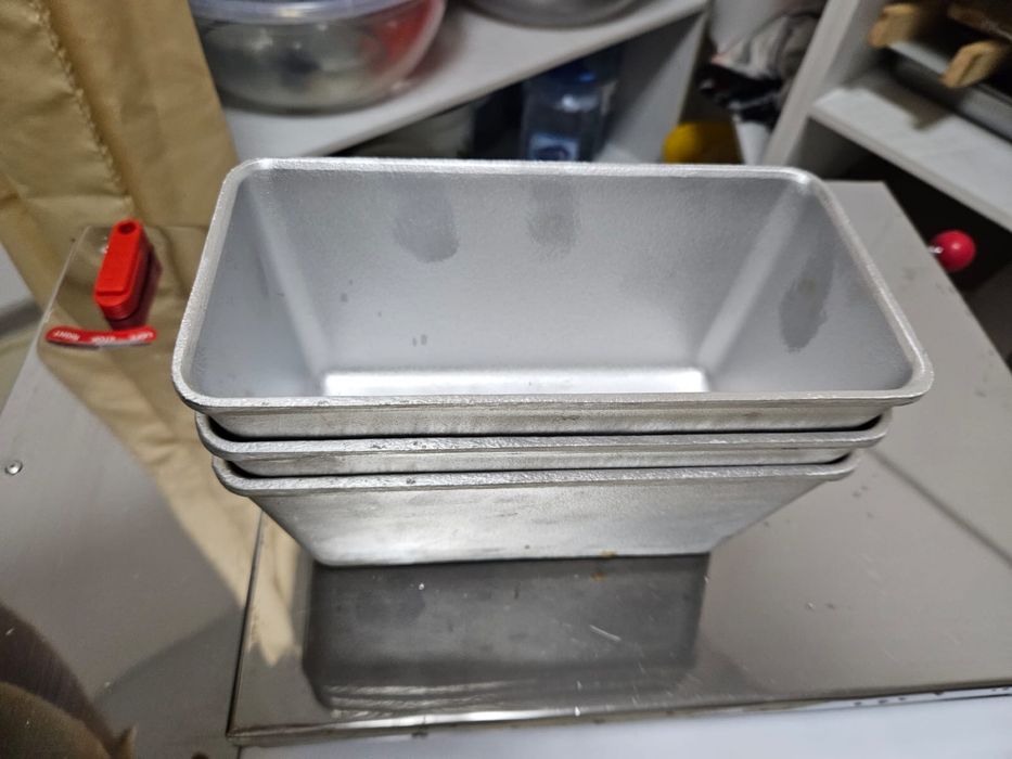 Буханка нан пісіретін қалып сатылады.