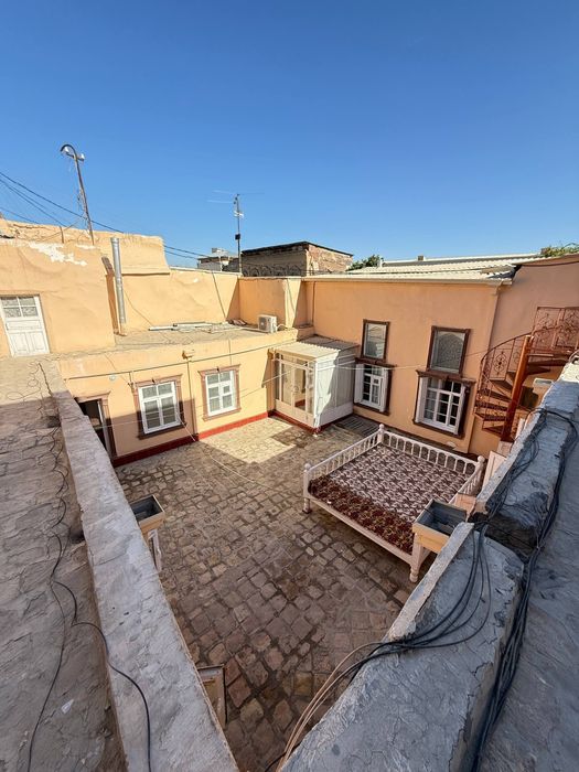 Eski shaharda hovli sotiladi